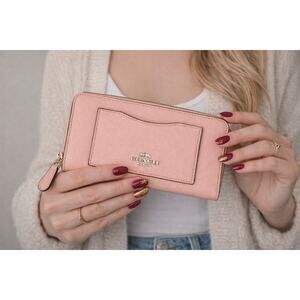 Coach Blush Pink Leather Zip Around Wallet Organizer Clutch EUC Silver Hardware